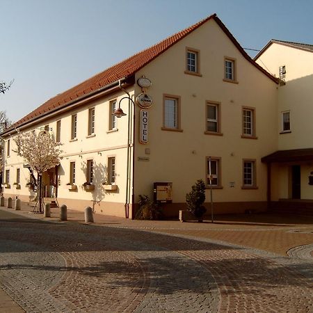 Garni Zum Adler Gensingen Exterior photo