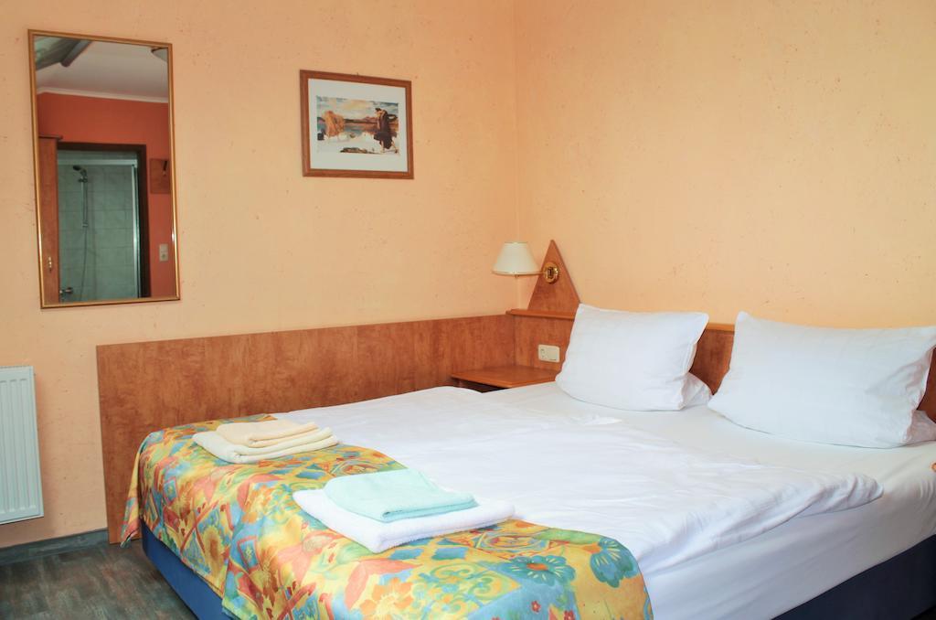 Garni Zum Adler Gensingen Room photo