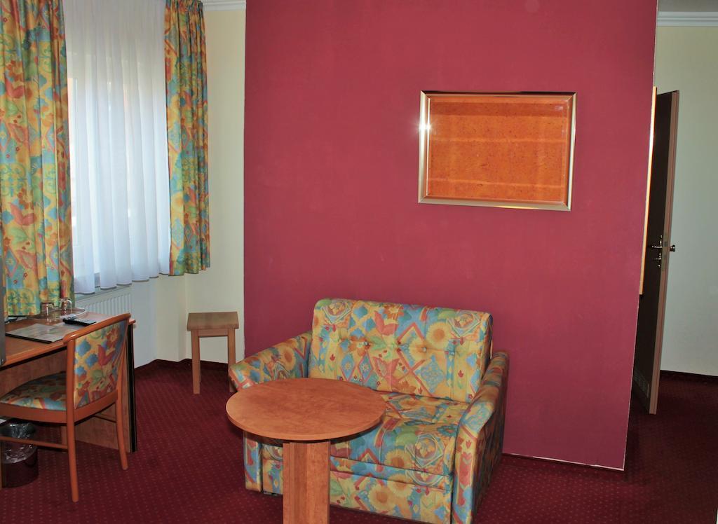 Garni Zum Adler Gensingen Room photo