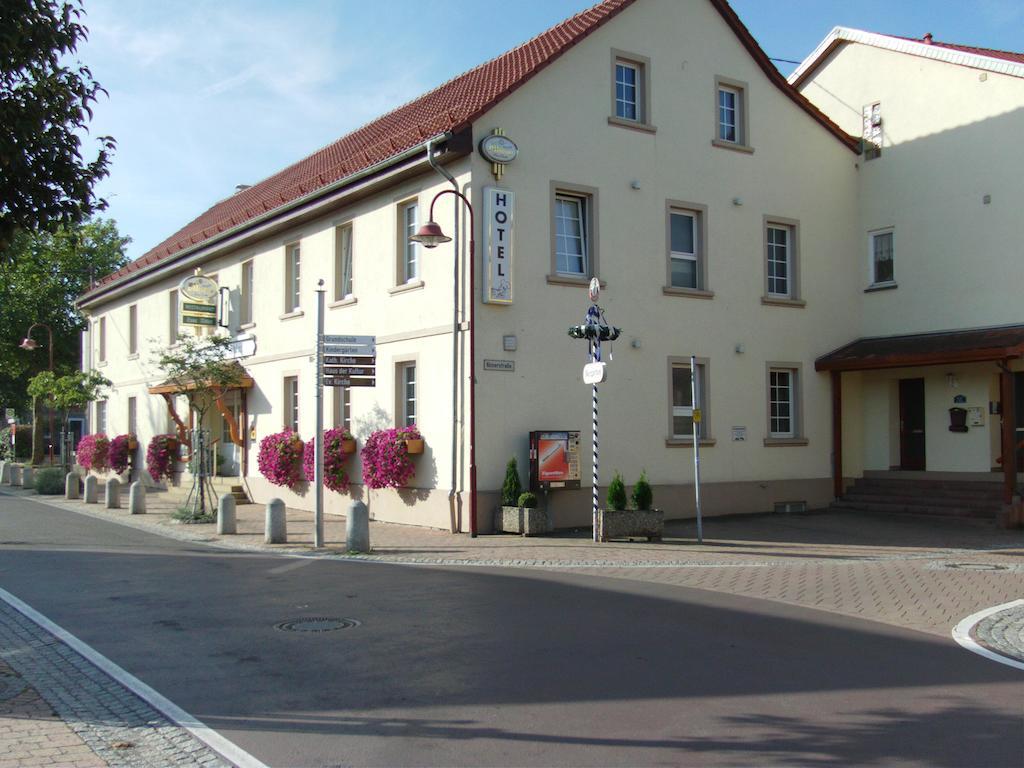 Garni Zum Adler Gensingen Exterior photo